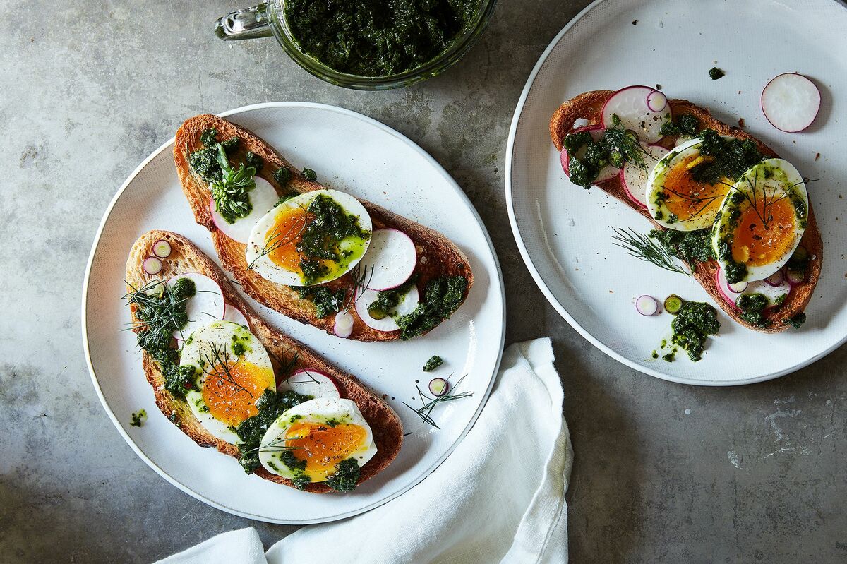 How to Make Green Sauce With *Any* Green(s)—and No Recipe